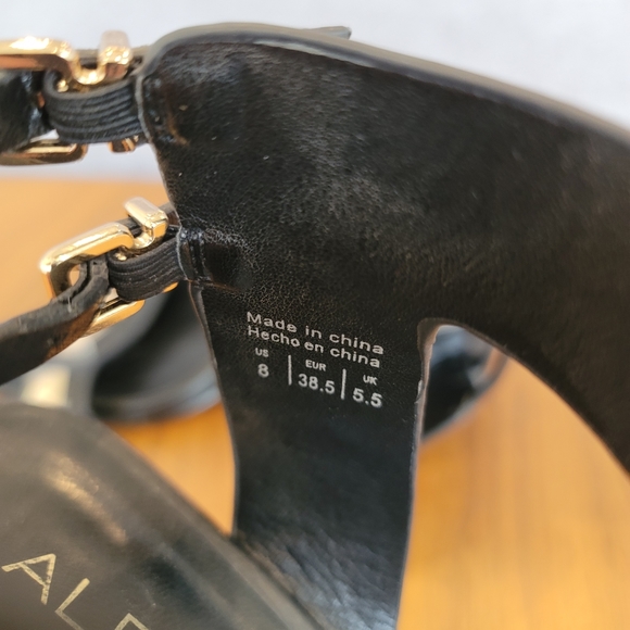 Aldo Size 8 Black Heels with Gold Detail - Picture 6 of 6